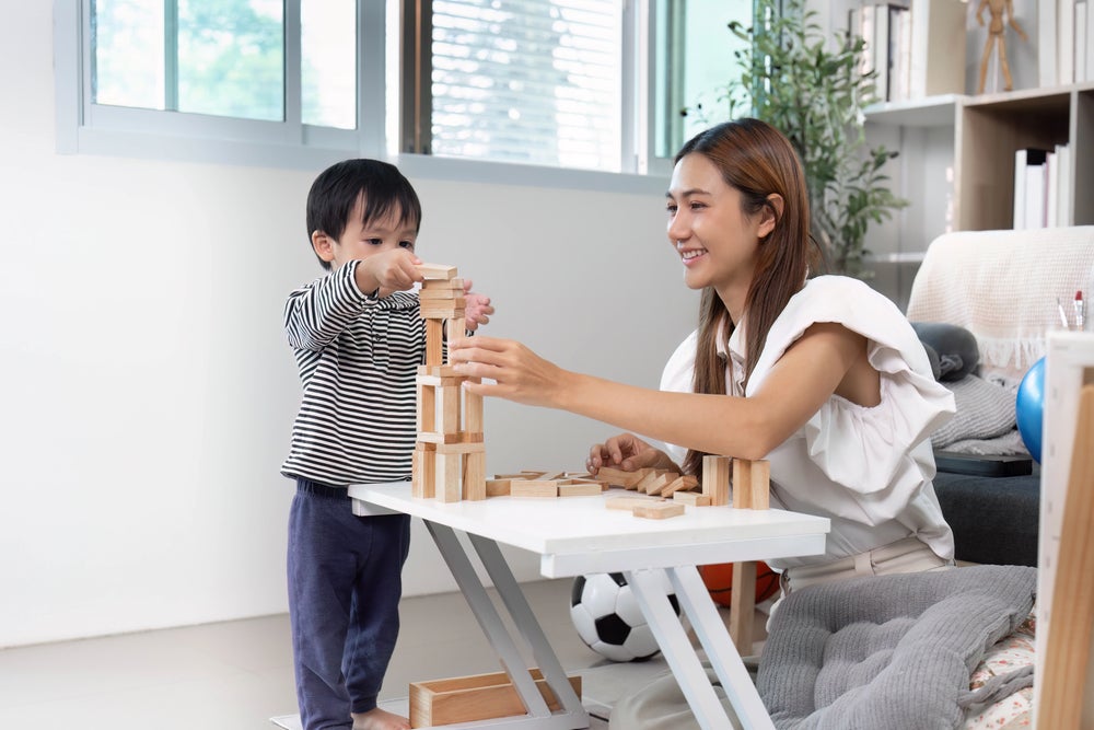 Mom building resilience in children
