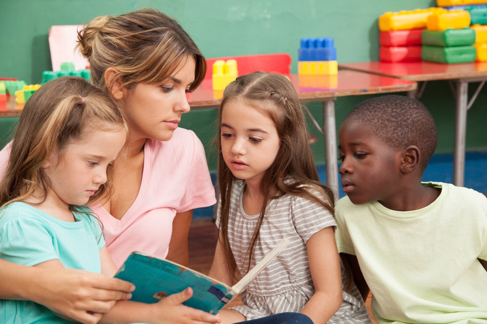 parent reading to children
