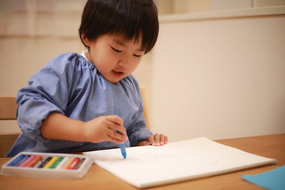 what age do kids learn colors
